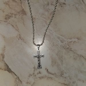 Unisex Silver Necklace and Crucifix Pendent
